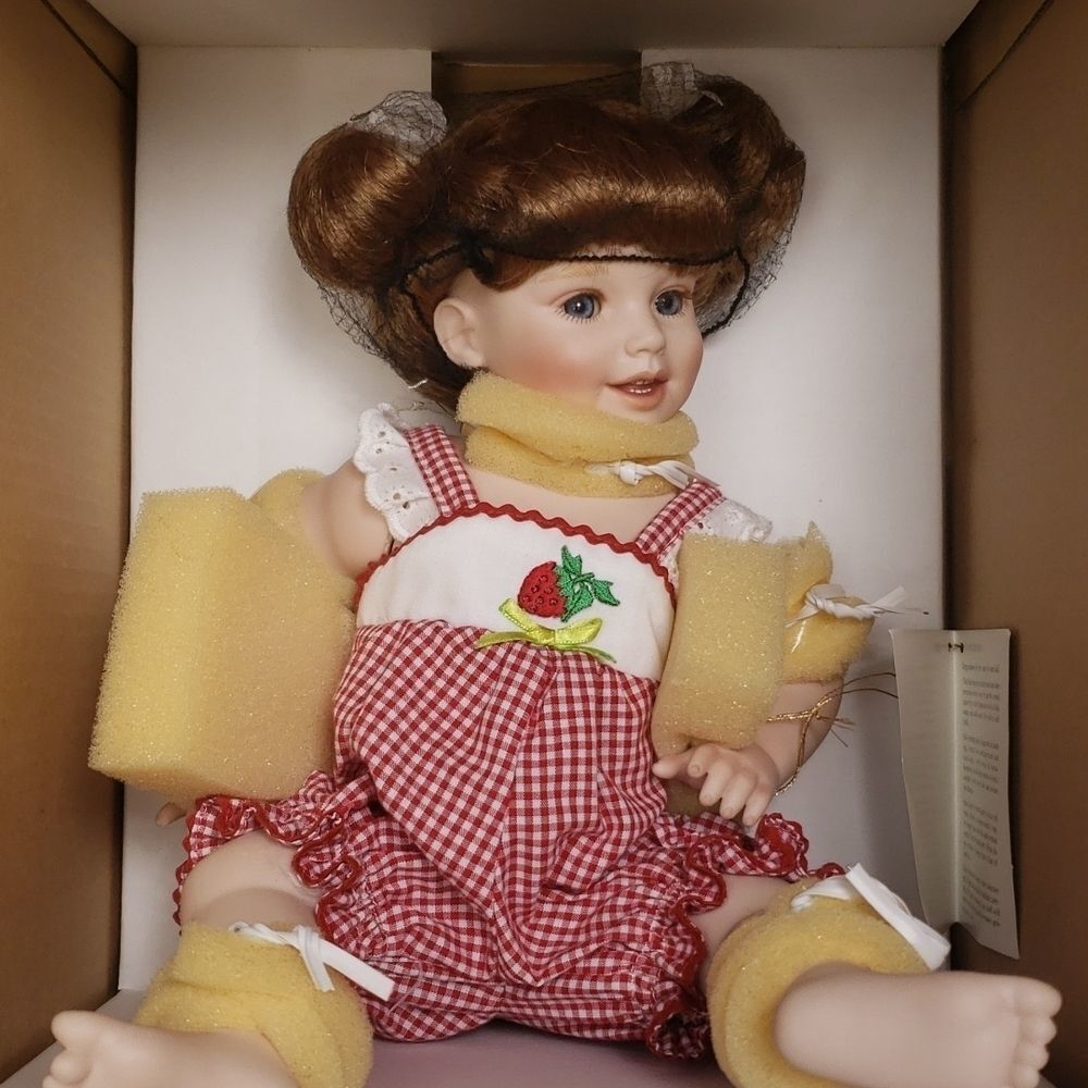 NIB!Franklin Mint Heirloom  Cheryl Ann The Cheerios Kid porclain doll